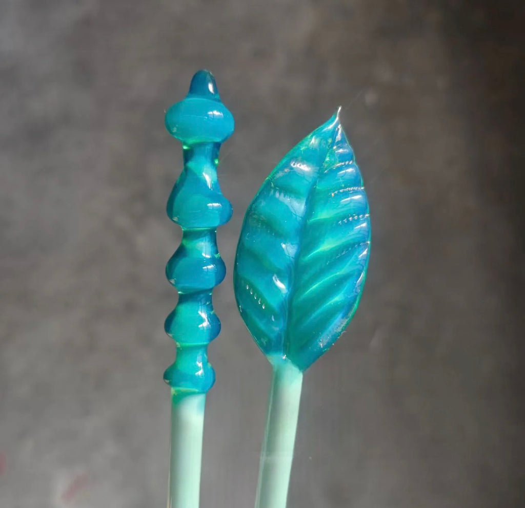 LG - 11 Lunar Glass Blue Waves Opal Rod