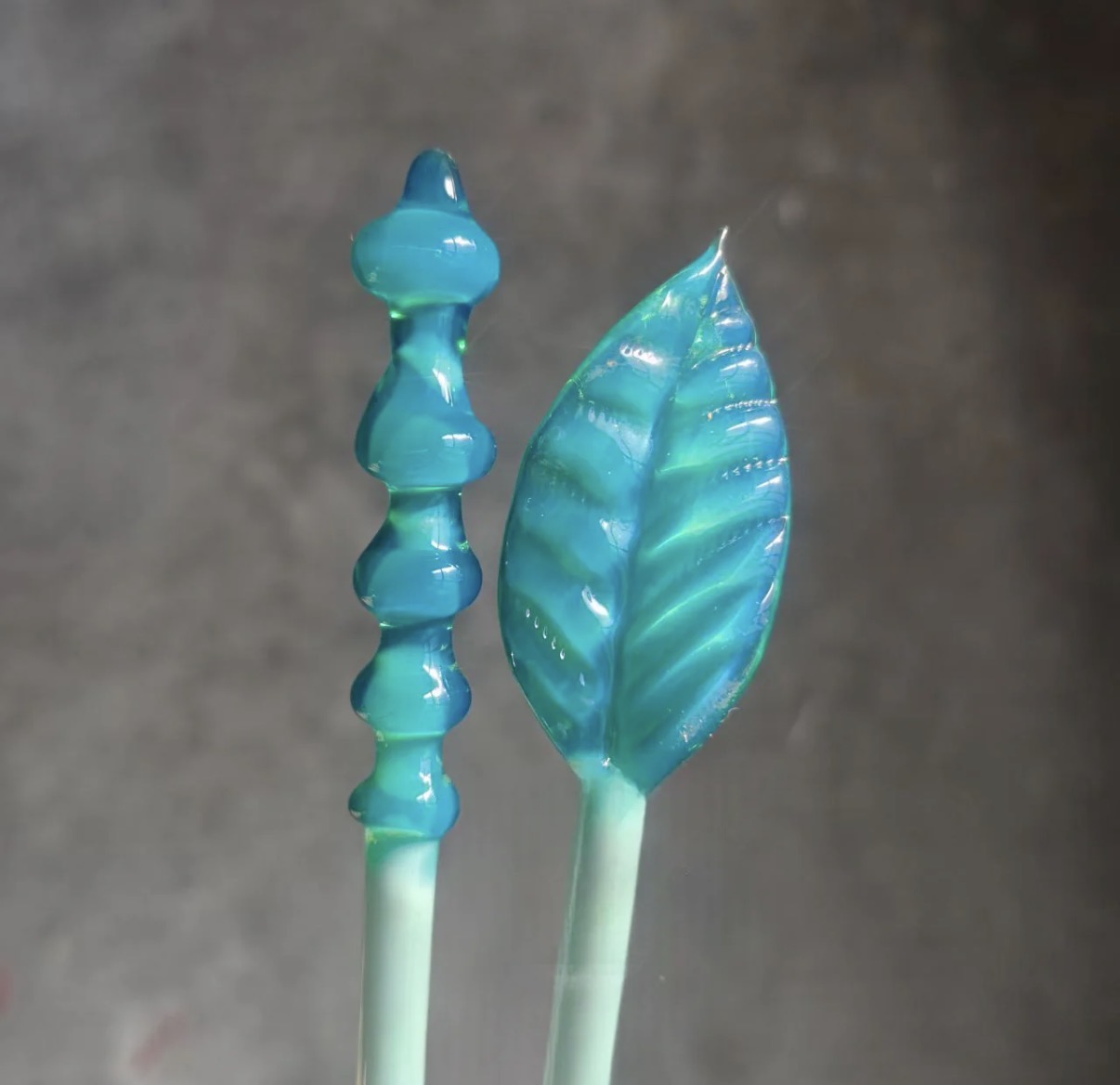 LG - 11 Lunar Glass Blue Waves Opal Rod