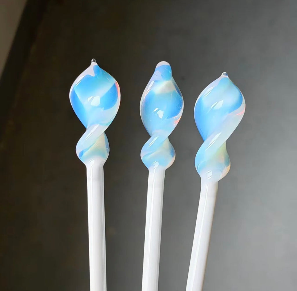 LG - 18 Lunar Glass Dense Moonlight White Opal Rod