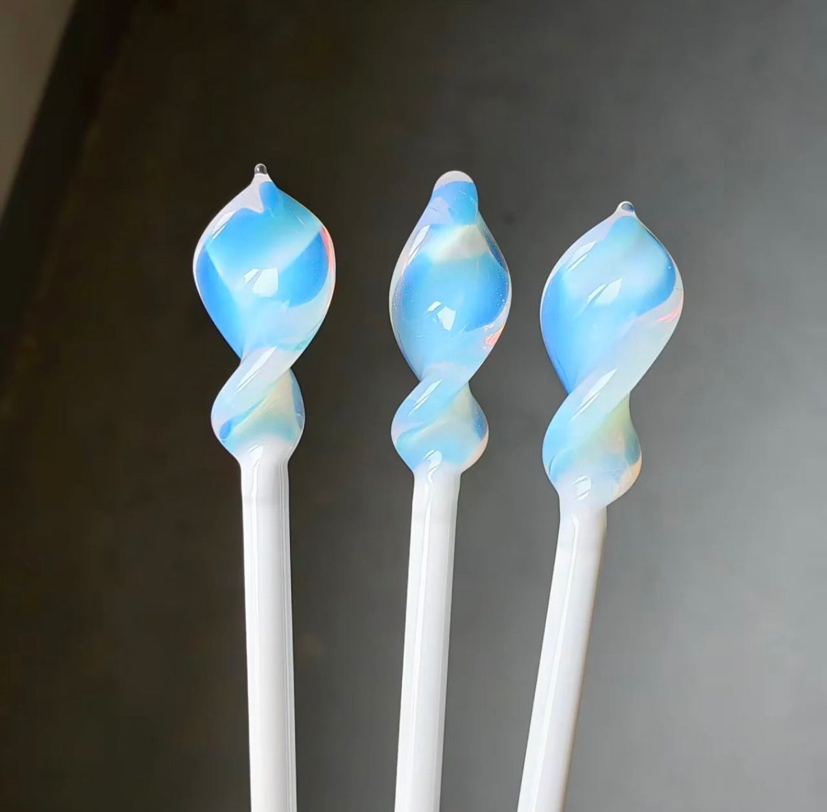 LG - 18 Lunar Glass Dense Moonlight White Opal Rod
